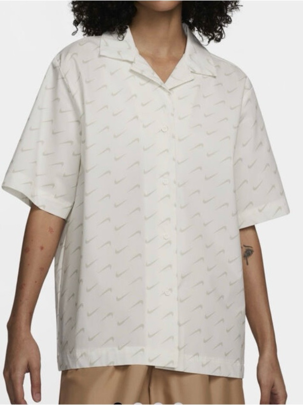 Nike Sportswear Everyday Modern
Women's Woven Short-Sleeve Top Large NEW